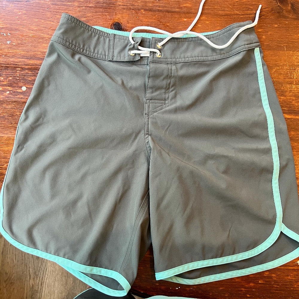 Greenline grey and teal board shorts size 26